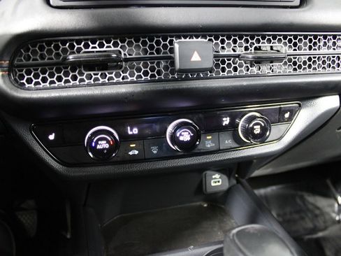 Used 2025 Honda HR-V Sport image 19