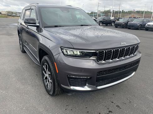 Used 2024 Jeep Grand Cherokee L Limited image 2