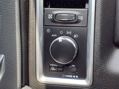 Used 2024 RAM 1500 Classic SLT AWD/4WD image 10