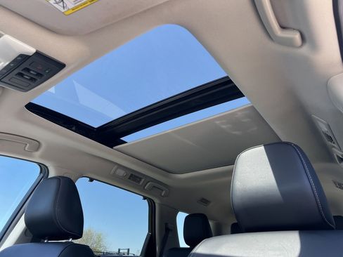 Certified 2023 Nissan Pathfinder Platinum w/ Black Appearance Package image 12