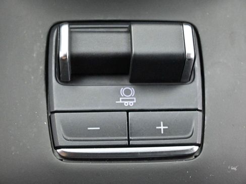 Used 2024 GMC Sierra 1500 AT4 w/ Technology Package image 27