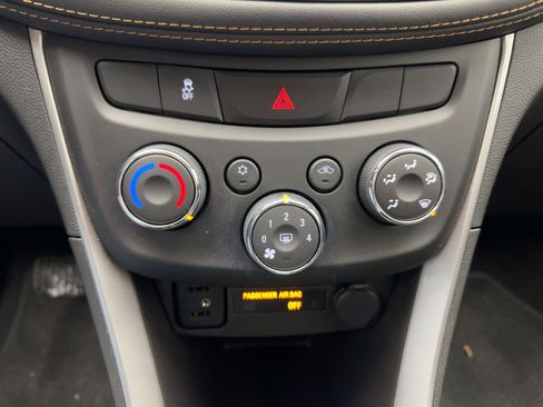 Certified 2022 Chevrolet Trax LT w/ Sport Edition image 17