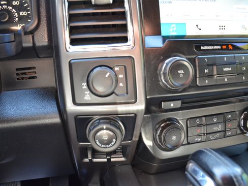 Used 2016 Ford F150 XLT w/ Equipment Group 302A Luxury AWD/4WD image 34