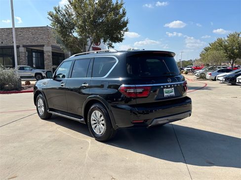 Used 2023 Nissan Armada SV image 5