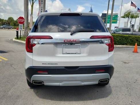 Used 2023 GMC Acadia SLT FWD image 6