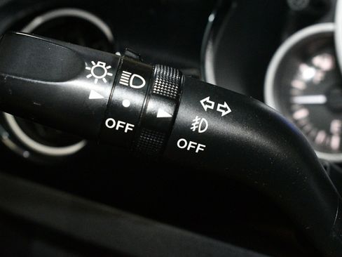 Used 2007 MAZDA MX-5 Miata Touring image 23