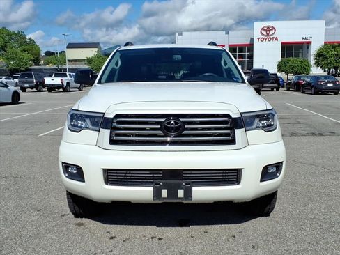 Used 2021 Toyota Sequoia Nightshade w/ Safety & Convenience Package AWD/4WD image 10
