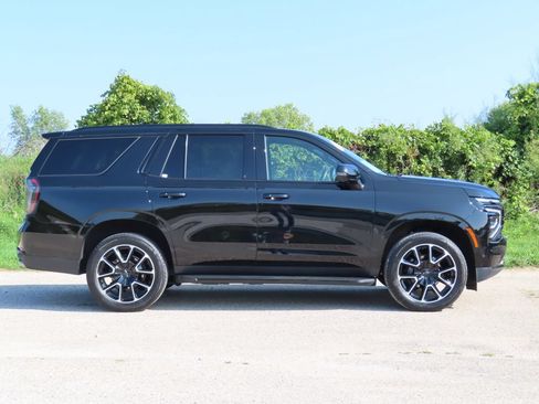 Used 2025 Chevrolet Tahoe RST w/ Comfort Package AWD/4WD image 2