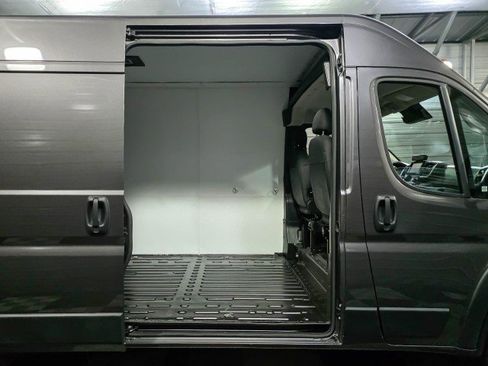 Used 2024 RAM ProMaster 2500 w/ Quick Order Package 22G SLT image 10