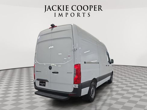 Used 2025 Mercedes-Benz Sprinter 2500 image 5