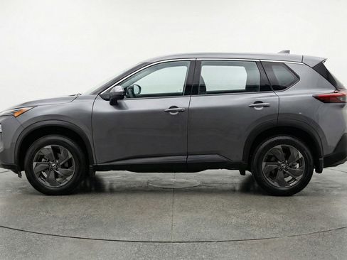 Used 2025 Nissan Rogue SV image 5