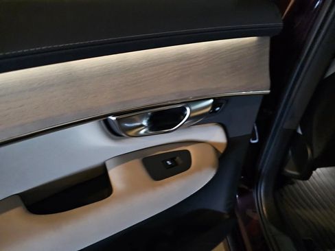 Certified 2025 Volvo XC90 B5 Plus image 15