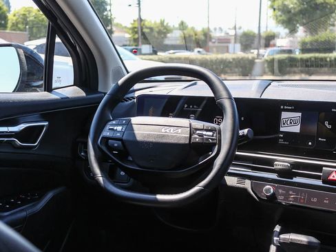 Used 2026 Kia Sportage EX FWD image 19