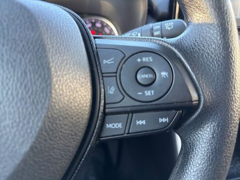 Used 2021 Toyota RAV4 XLE image 14