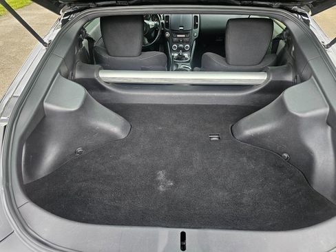 Used 2014 Nissan 370Z Coupe RWD image 19