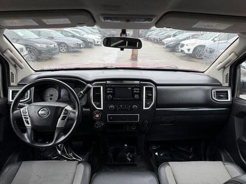 Used 2018 Nissan Titan S w/ GAWR Package image 17