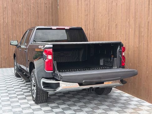 Used 2024 Chevrolet Silverado 1500 LT AWD/4WD image 18