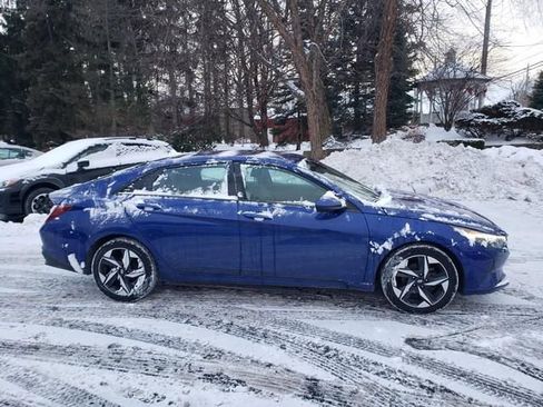 Used 2023 Hyundai Elantra SEL w/ Convenience Package image 2