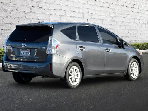 Used 2013 Toyota Prius V Three image 4
