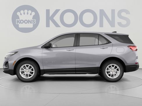 Used 2024 Chevrolet Equinox LS w/ Driver Confidence II Package FWD image 2