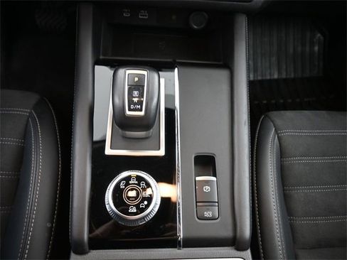 Used 2024 Mitsubishi Outlander SE image 4