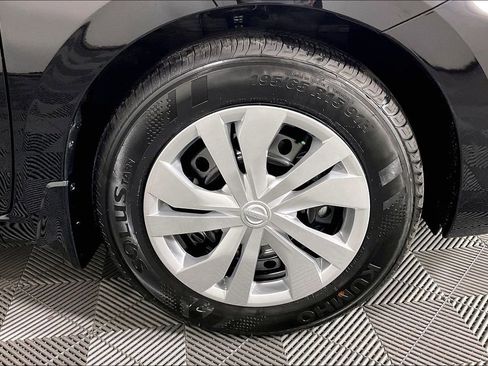 New 2025 Nissan Versa S w/ Trunk Package FWD image 16