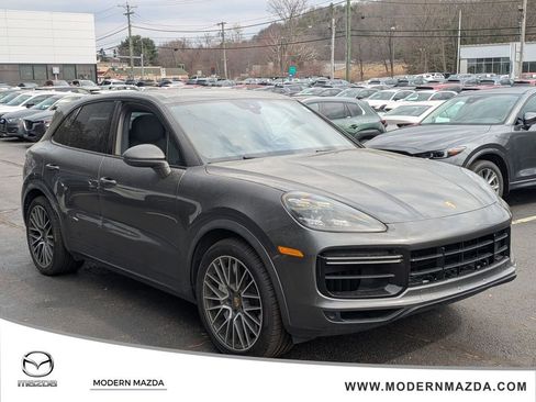 Used 2019 Porsche Cayenne Turbo image 1
