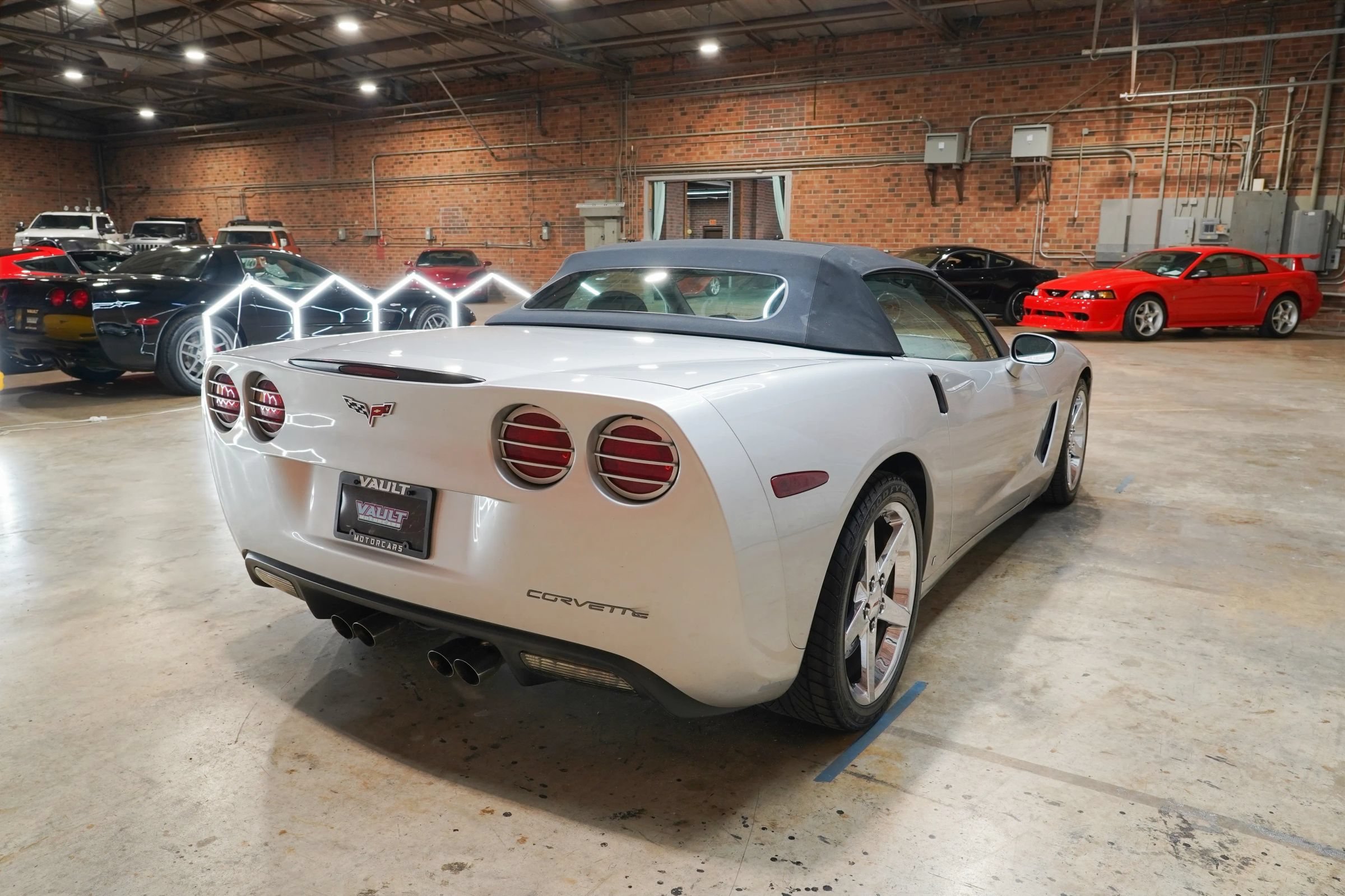 Used 2006 Chevrolet Corvette Coupe w/ Preferred Equipment Group RWD image 14
