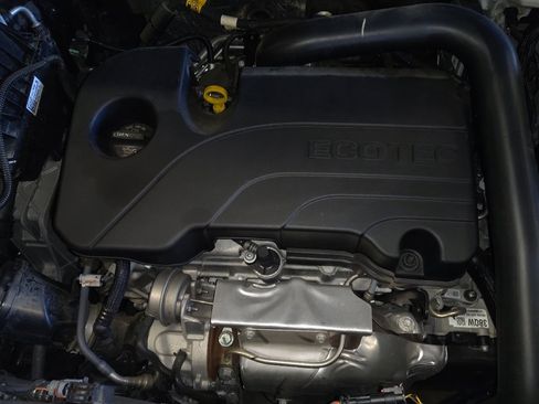 Used 2024 Chevrolet Equinox LS w/ Driver Confidence II Package FWD image 30