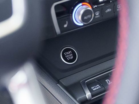 Used 2025 Audi Q3 2.0T Premium Plus w/ Premium Plus Package image 28