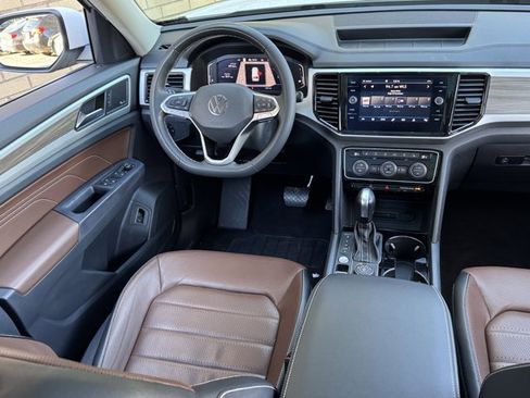 Used 2021 Volkswagen Atlas SEL Premium image 22