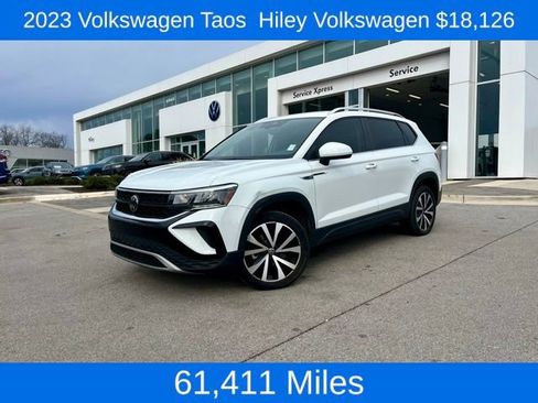 Used 2023 Volkswagen Taos SE image 1