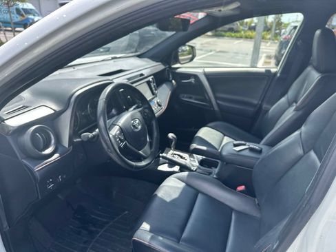 Used 2018 Toyota RAV4 SE w/ Power Extra Value Package FWD image 11
