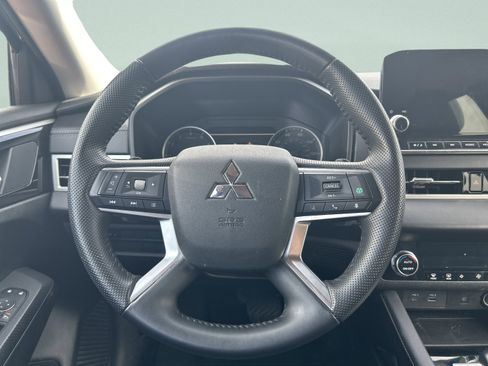 Used 2024 Mitsubishi Outlander SE image 76