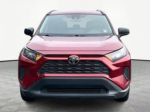 Used 2021 Toyota RAV4 LE image 2