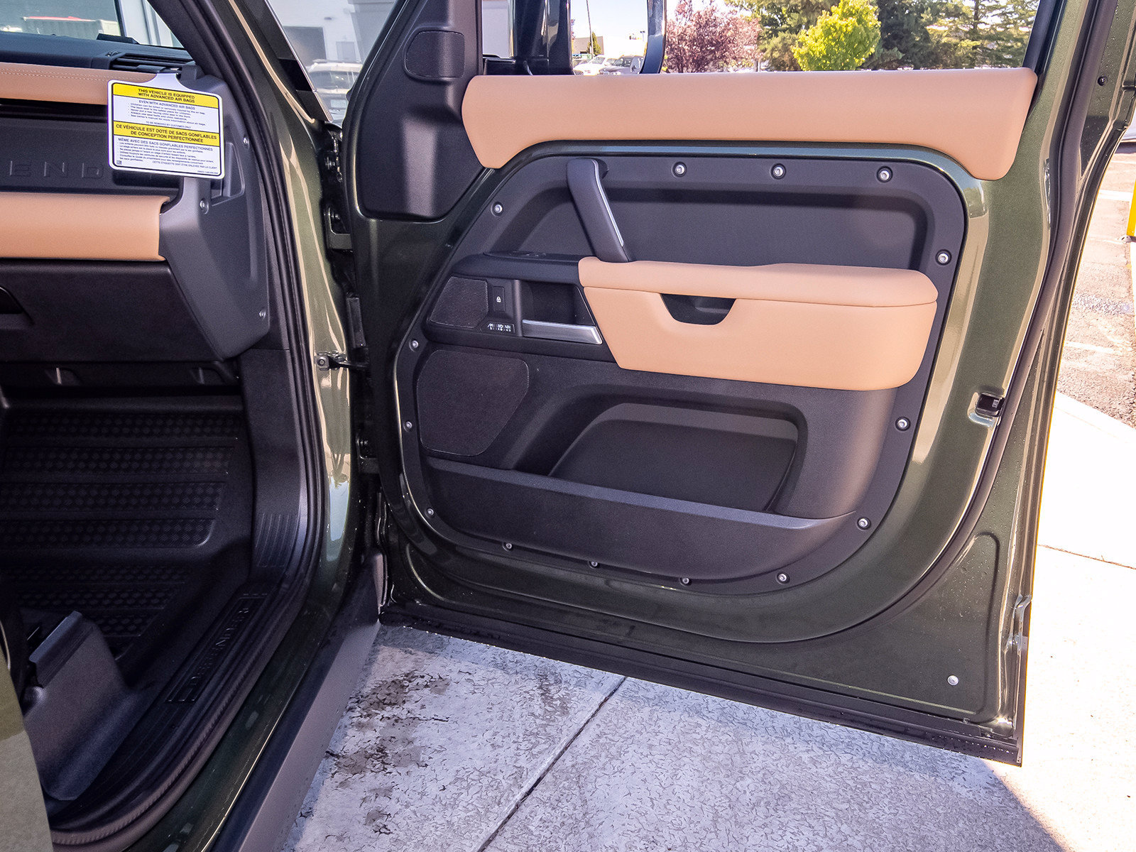 New 2026 Land Rover Defender 110 X-Dynamic SE AWD/4WD image 43