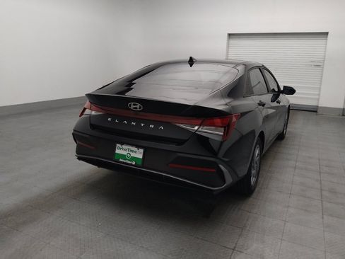 Used 2024 Hyundai Elantra SEL FWD image 7