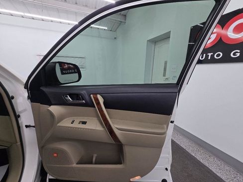Used 2013 Toyota Highlander Limited FWD image 18