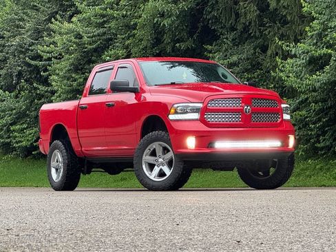 Used 2013 RAM 1500 Express AWD/4WD image 2
