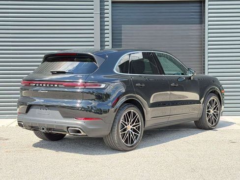 Certified 2024 Porsche Cayenne AWD/4WD image 22