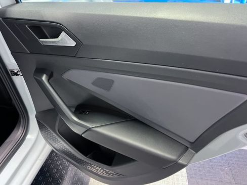 Certified 2025 Volkswagen Jetta SE FWD image 13