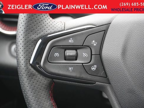 Used 2025 Chevrolet Trax RS w/ Sunroof Package image 25