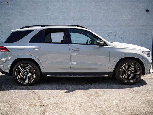 Used 2024 Mercedes-Benz GLE 350 4MATIC w/ AMG Line Exterior image 18