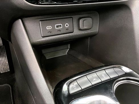 Used 2023 Buick Encore GX Essence w/ Experience Buick Package image 32