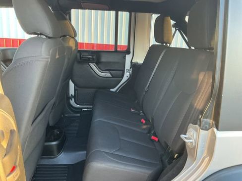 Used 2018 Jeep Wrangler Unlimited Sport S image 37