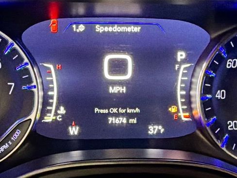 Used 2019 Chrysler Pacifica Limited w/ Advanced Safetytec Group image 12