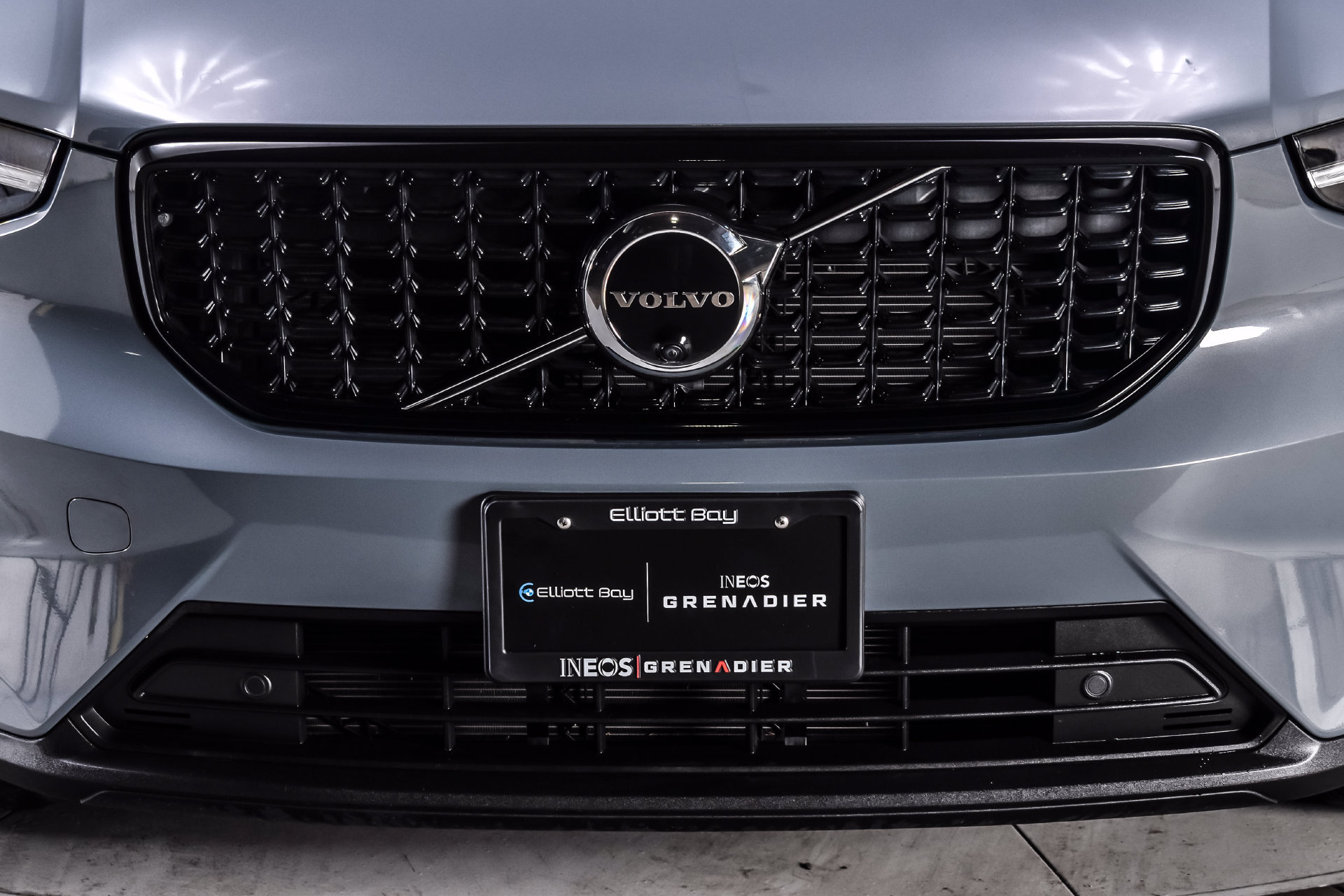 Used 2023 Volvo XC40 B5 Plus AWD/4WD image 8