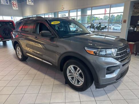 Used 2022 Ford Explorer XLT w/ Class IV Trailer Tow Package AWD/4WD image 1