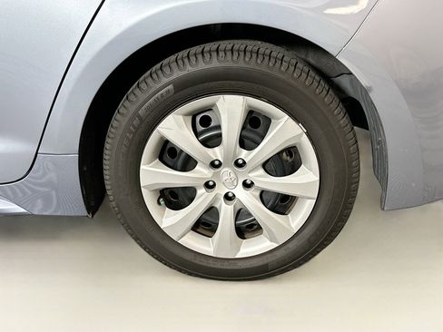Used 2020 Toyota Corolla LE w/ Carpet Mat Package (TMS) FWD image 11