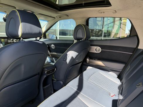 Used 2023 Genesis GV60 Performance image 33